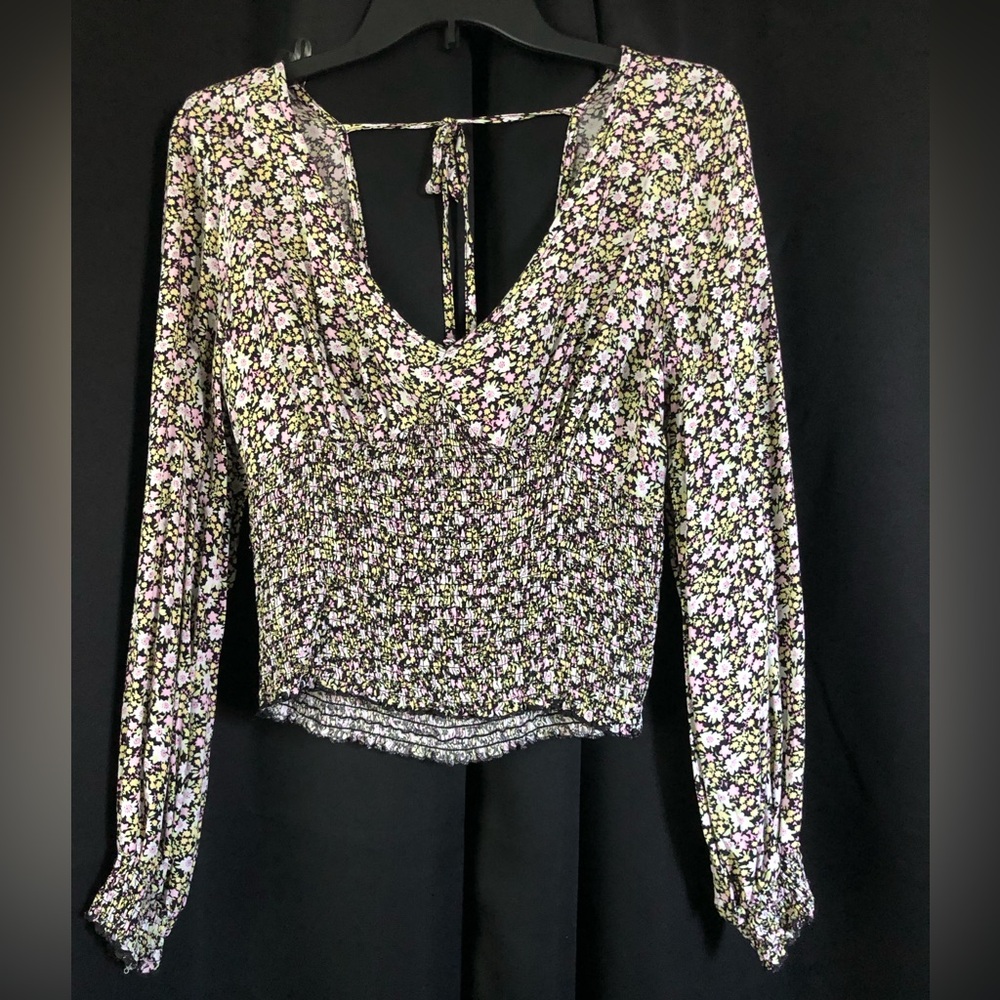 BKK chance M long sleeve floral top